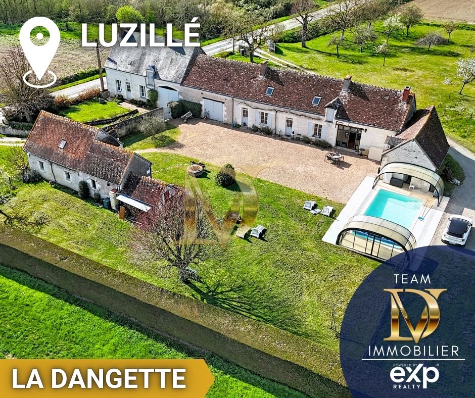A vendre sur Bléré, Chenonceaux, longère tourangelle avec granges à aménager, puit, terrain au calme, proche centre ville, indre et loire